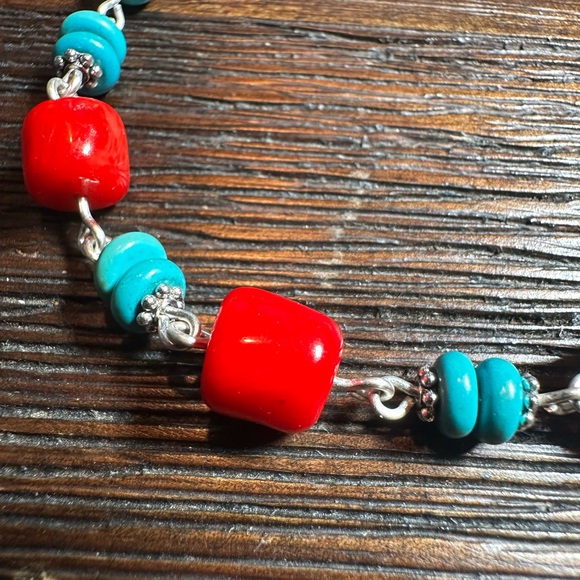 Handmade Red Coral and Blue Howlite Turquoise Beaded Bracelet - Picture 3 of 7